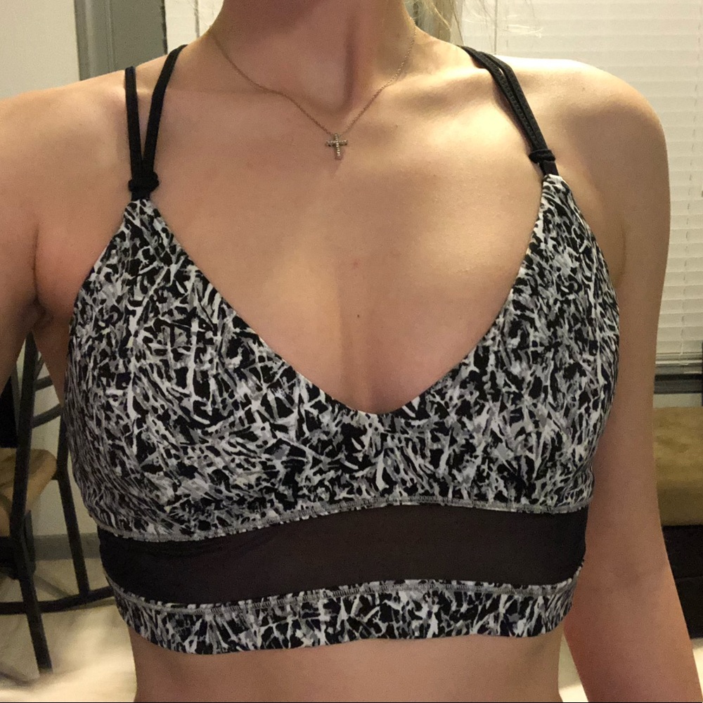 Never worn lulu